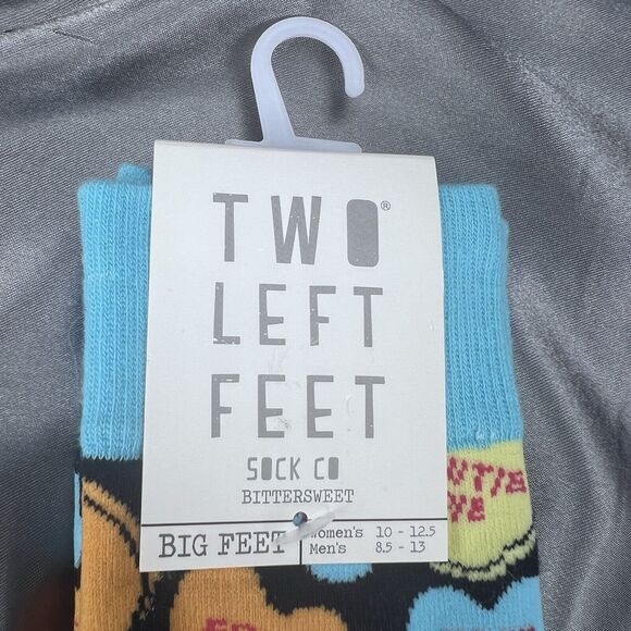 Two Left Feet Women’s Socks‎ Bittersweet Conversation Hearts Valentines Big Feet - Picture 3 of 5